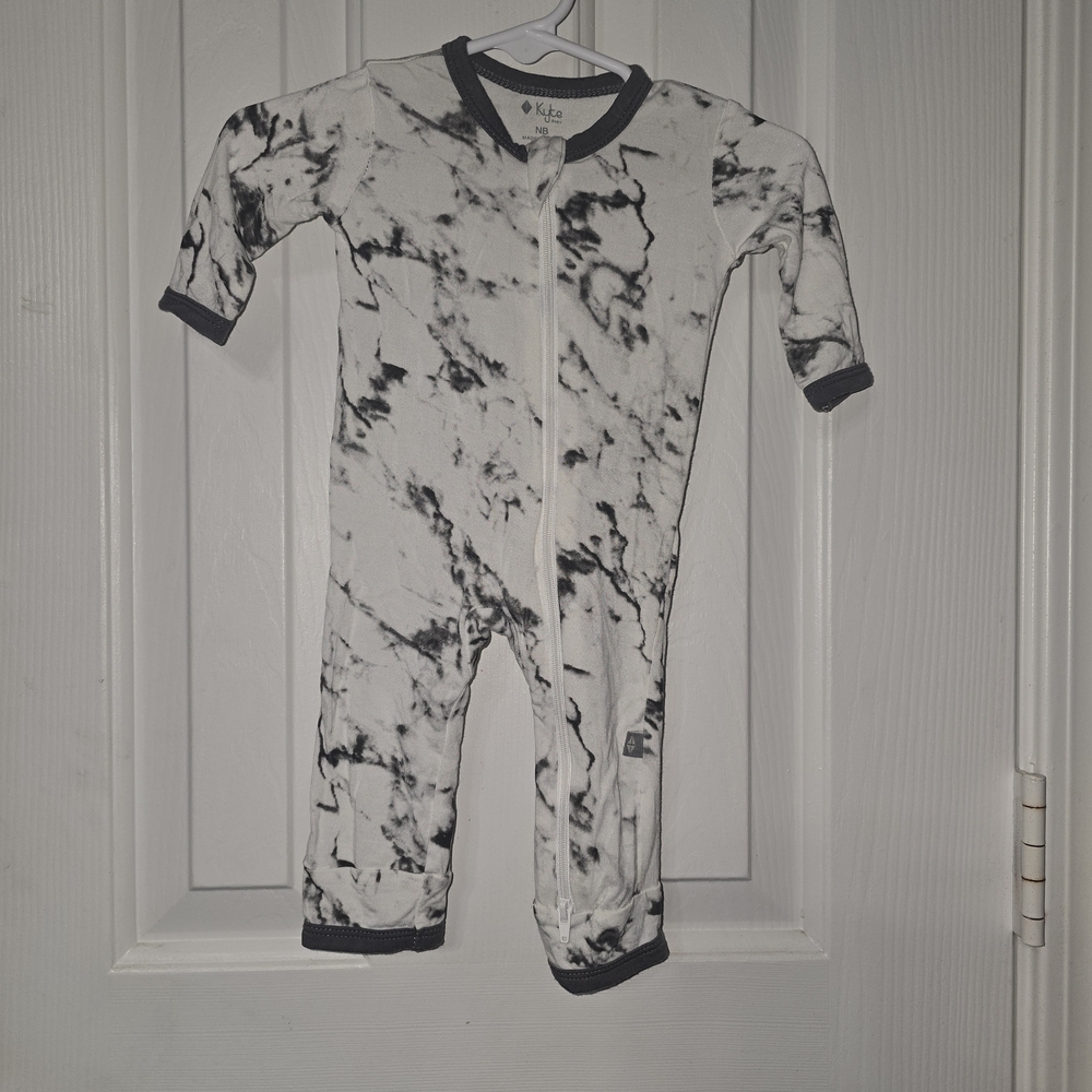 Kyte BABY Monochrome Marble One Piece